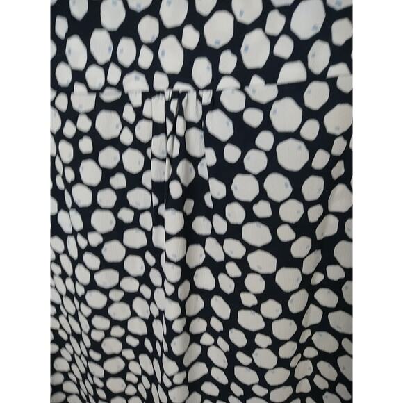 Lane Bryant Woman 18 Blouse Black White Blue V Neck Button Front Office Wear - Picture 10 of 11